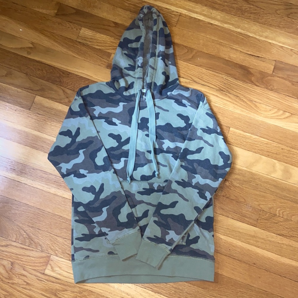 Women’s American Eagle camo hoodie💚🤎🖤